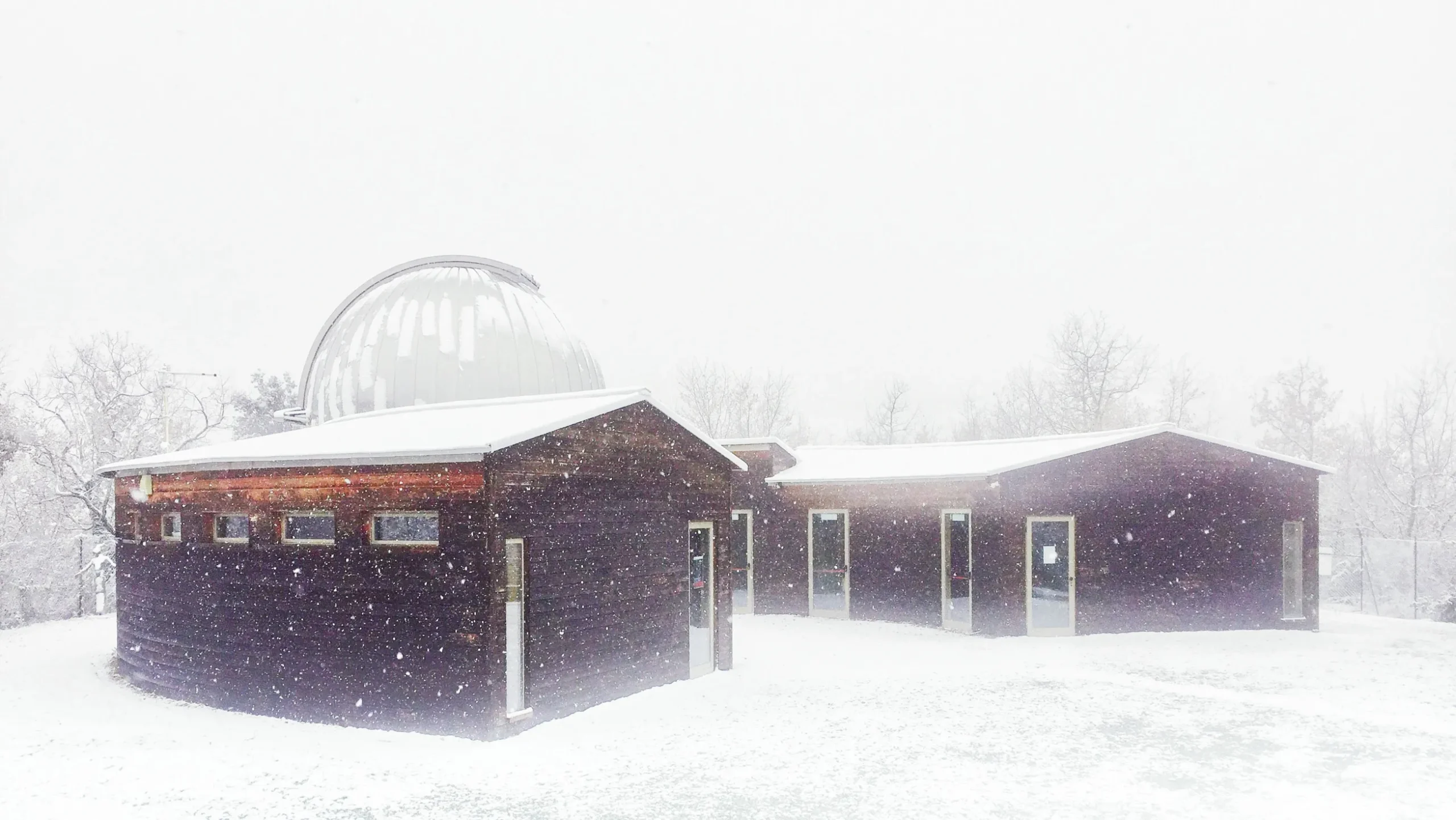 L Osservatorio Sotto La Neve Scaled